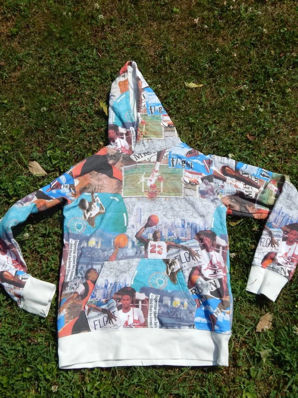 Nike Air Jordan Boys Brooklyn All Over Design Hoodie Size Large